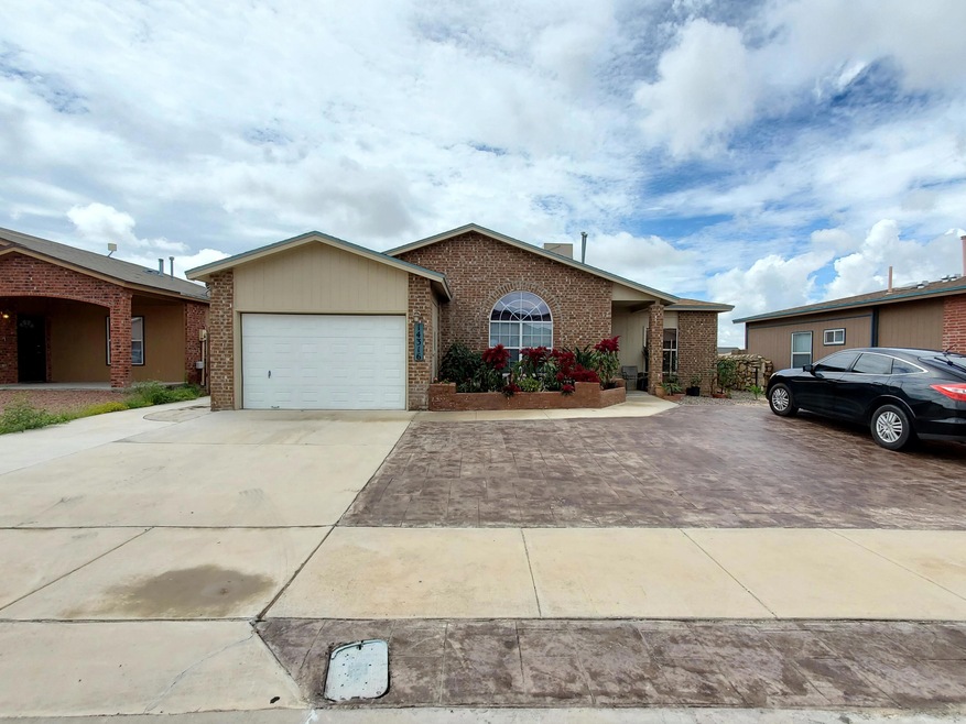 14316 Venecia Dr, El Paso, TX 79928 - photo 1