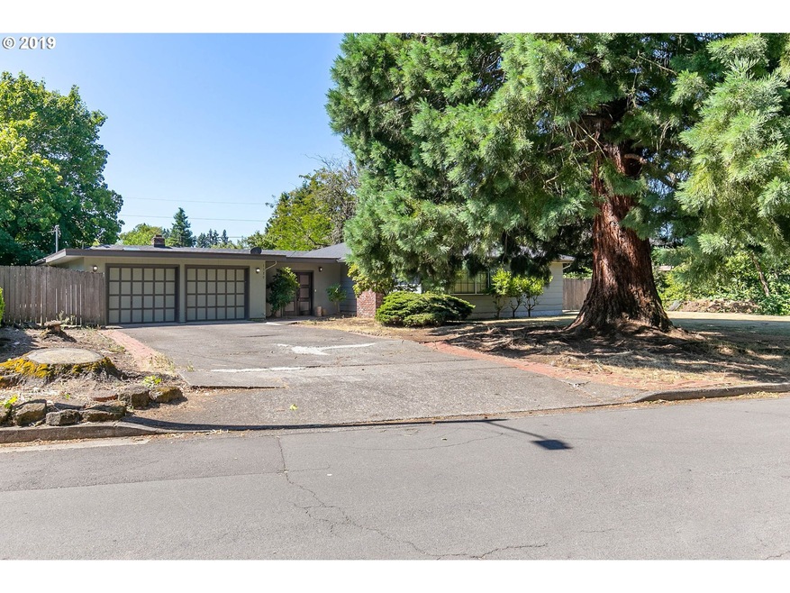 1520 Flintridge Ave, Eugene, OR 97401 - photo 1