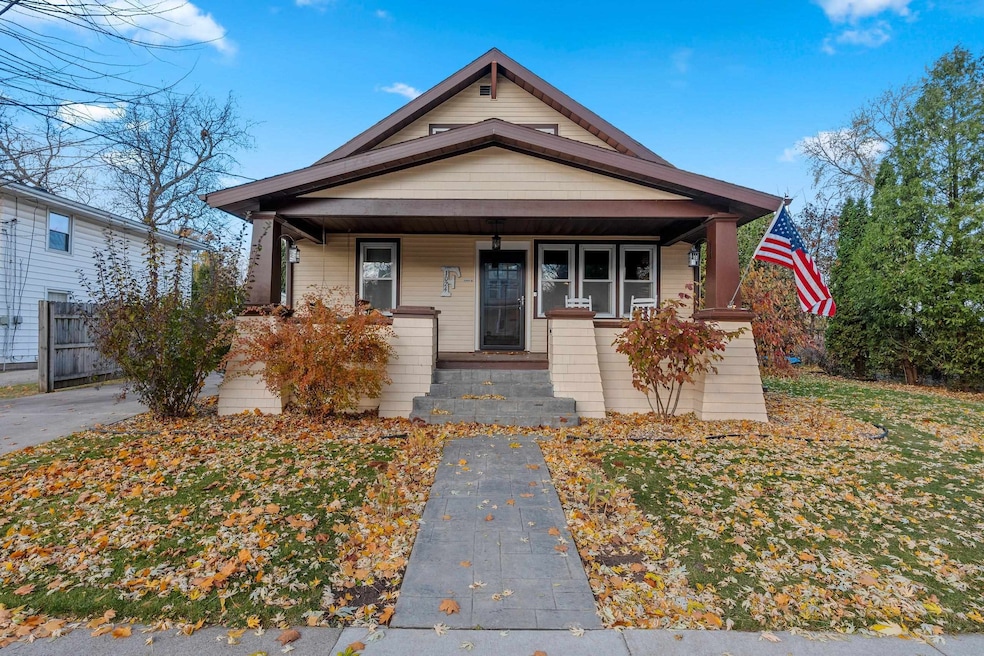 1024 W Elsie St, Appleton, WI 54914 - photo 1
