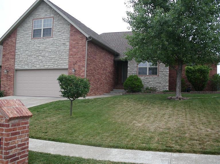 903 Welch St, Nixa, MO 65714 - photo 1