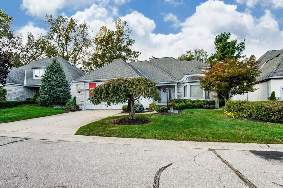 826 Crestway Dr, Columbus, OH 43235 - photo 1