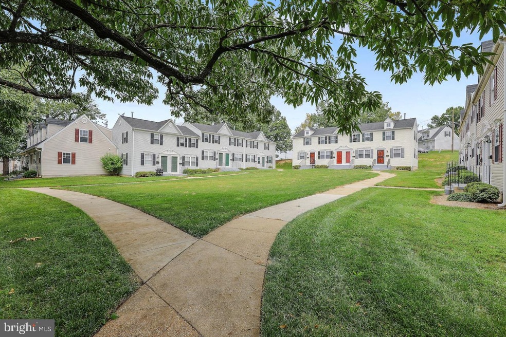 2612 Kent Village Dr, Hyattsville, MD 20785 - photo 1