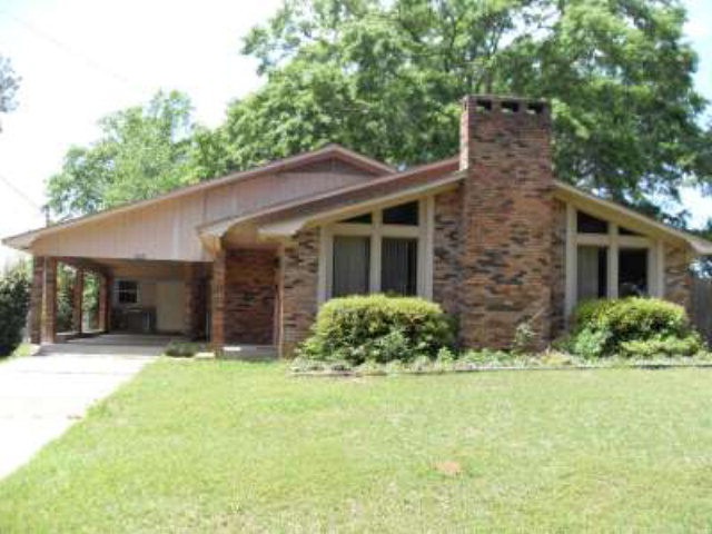 204 Hunter St, McComb, MS 39648 - photo 1