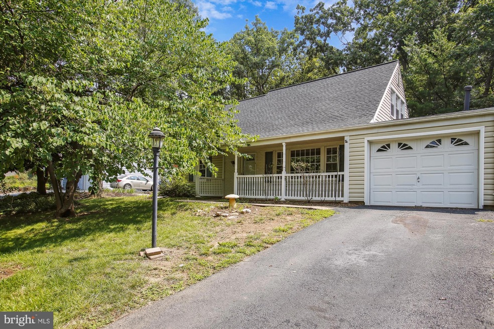 12833 Point Pleasant Dr, Fairfax, VA 22033 - photo 1