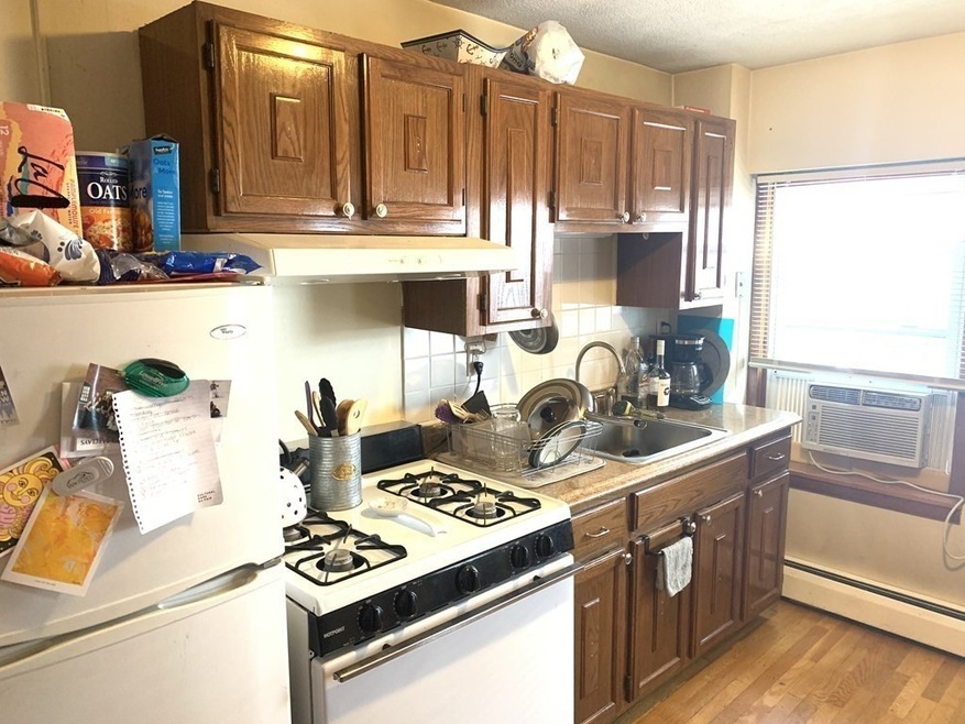 75 N Margin St unit 4, Boston, MA 02113 - photo 1