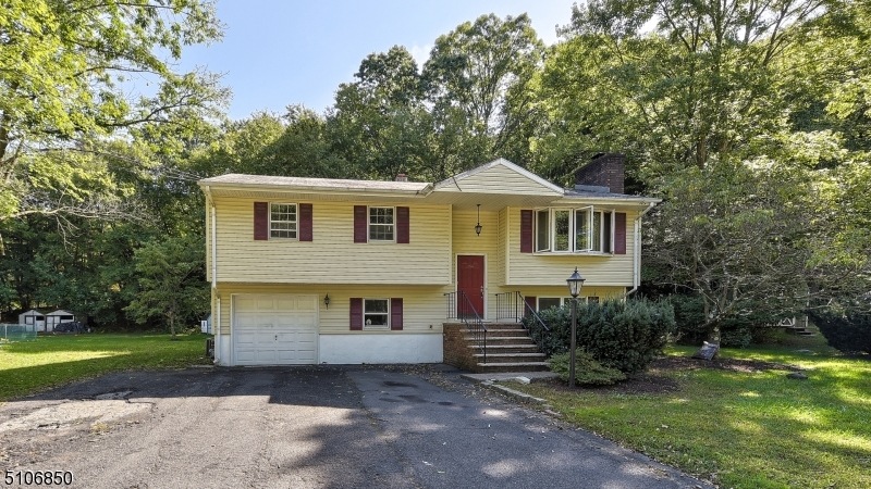 256 Union Ave, Bloomingdale, NJ 07403 - photo 1