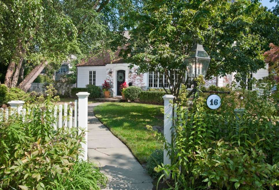 16 Ben Ct, Old Greenwich, CT 06870 - photo 1