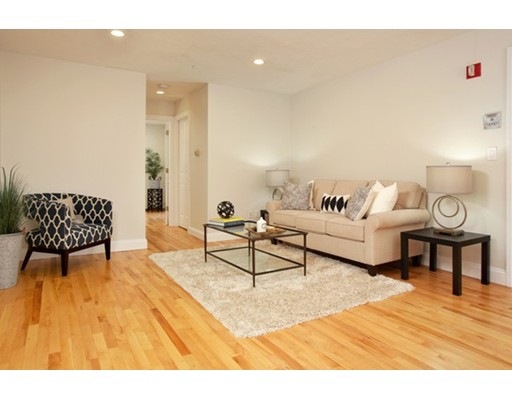 39 Salutation St unit 3B, Boston, MA 02109 - photo 1