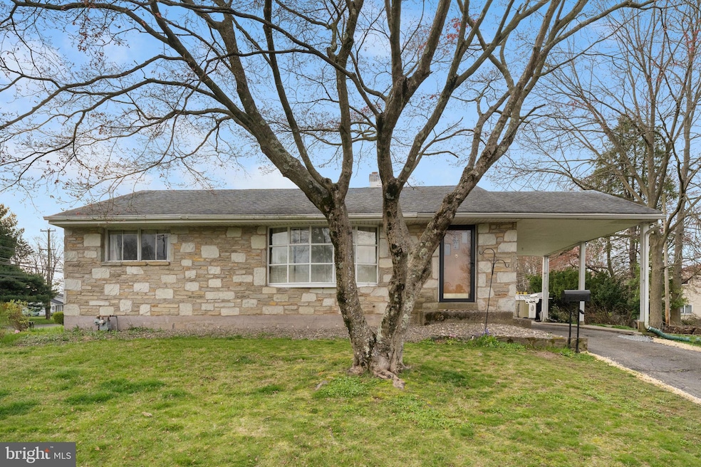 163 W County Line Rd, Hatboro, PA 19040 - photo 1