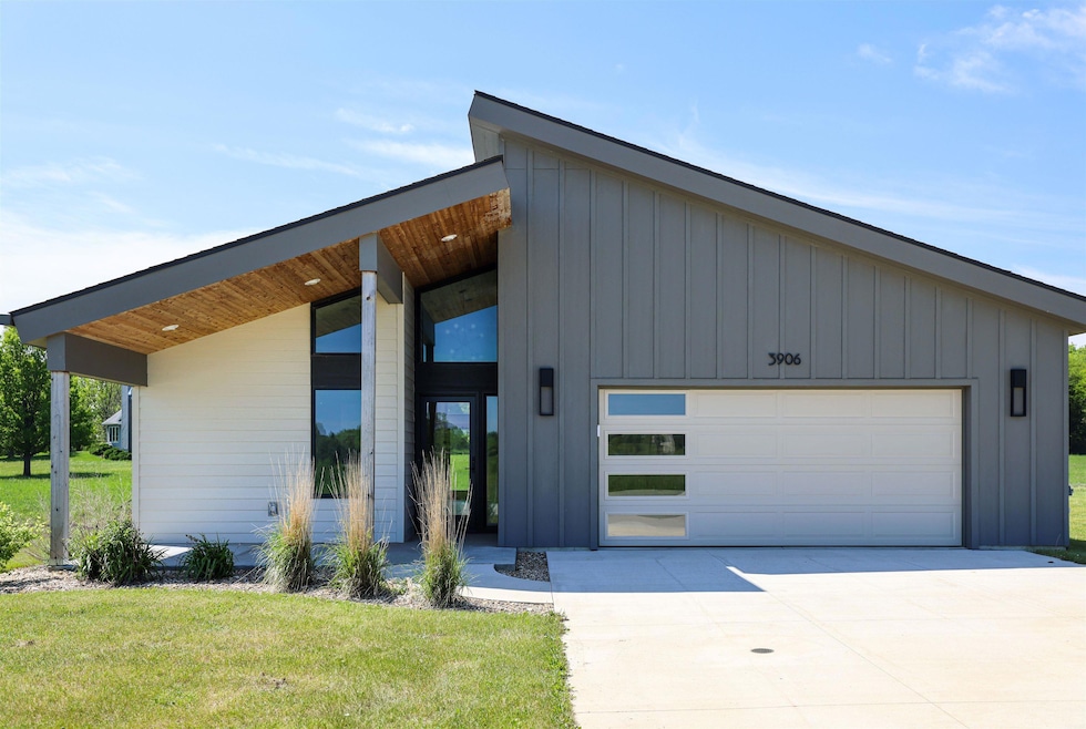 3906 Keagles Crossing, Cedar Falls, IA 50613 - photo 1