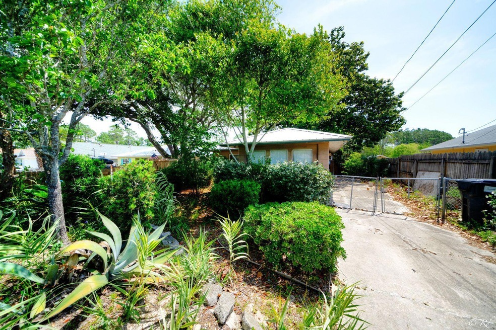 408 E Le Grand Dr - 02