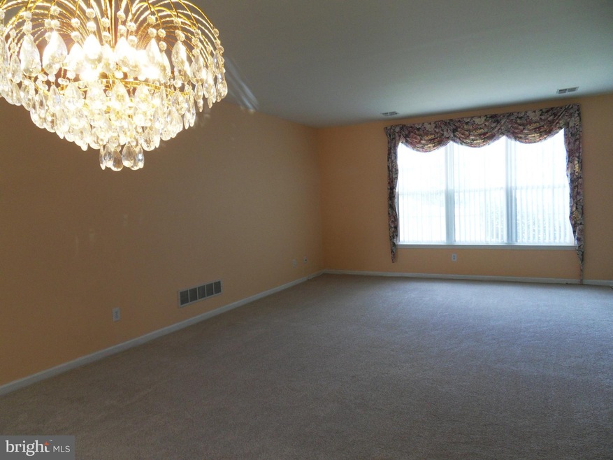 201 N Silver Fox Dr unit 472, Glen Mills, PA 19342 - photo 1