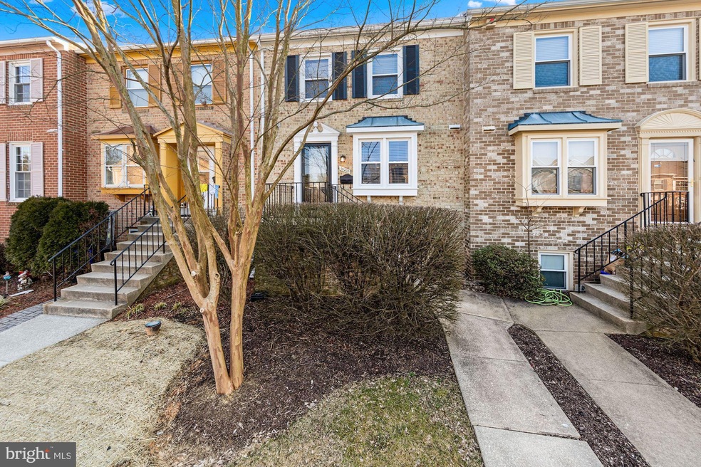 10205 Arizona Cir, Bethesda, MD 20817 - photo 1