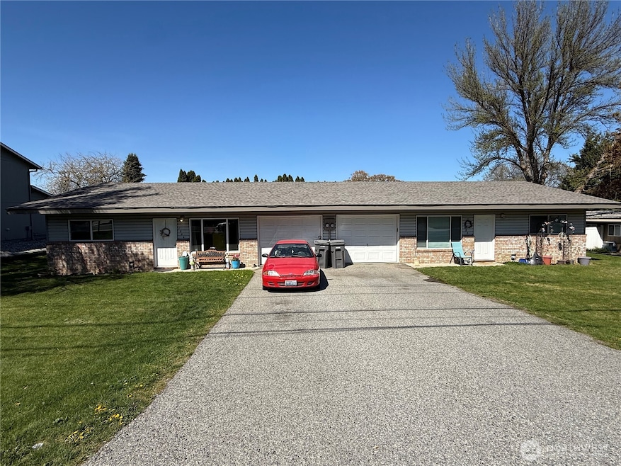 Pending $489,900 • Co-Listing Agent