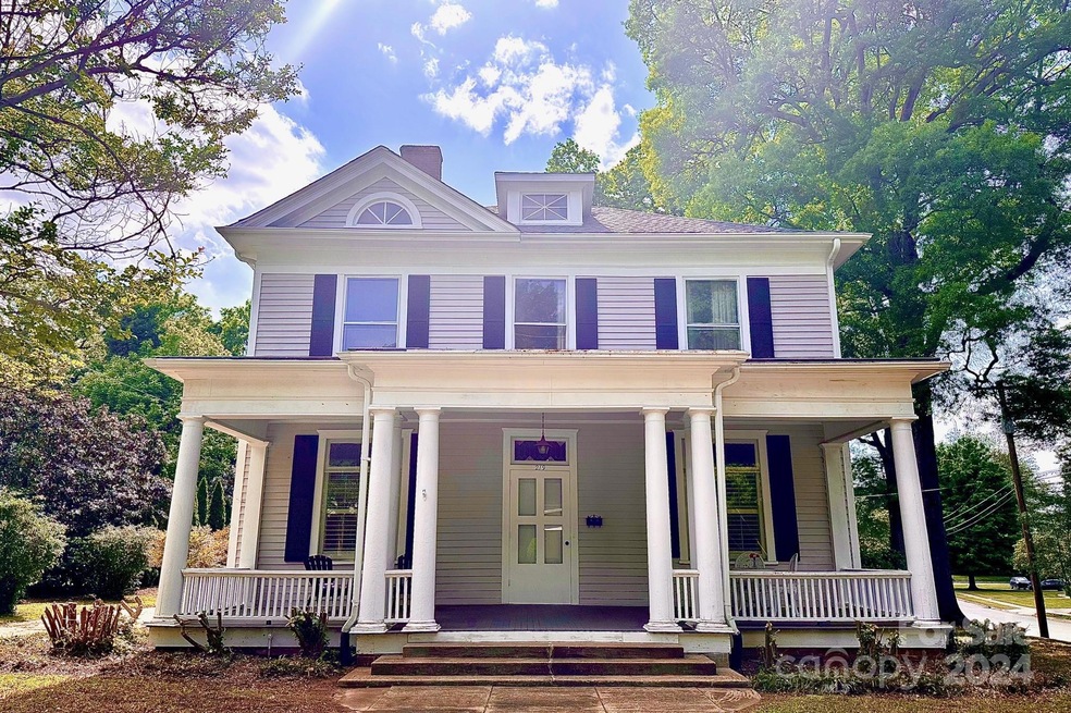 219 N Mulberry St, Statesville, NC 28677 - photo 1