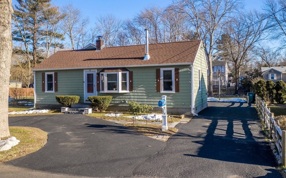 43 Ekstrom Cir, Abington, MA 02351 - photo 1
