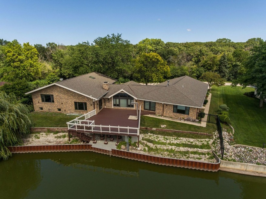 2000 Berry Ln, Des Plaines, IL 60018 - photo 1