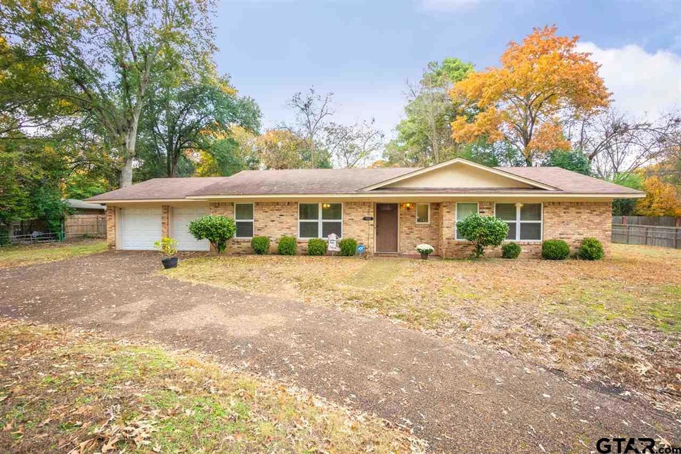 900 900 Loftin, Tyler, TX 75701 - photo 1