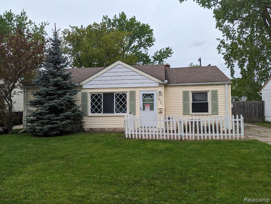 26561 Belanger St, Roseville, MI 48066 - photo 1