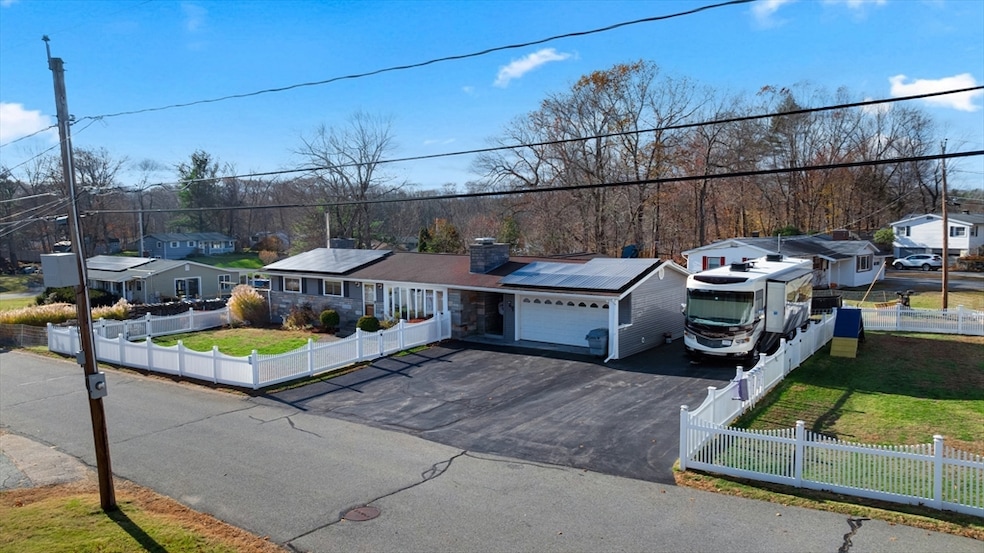 2 Crestwood Rd, Leicester, MA 01524 - photo 1