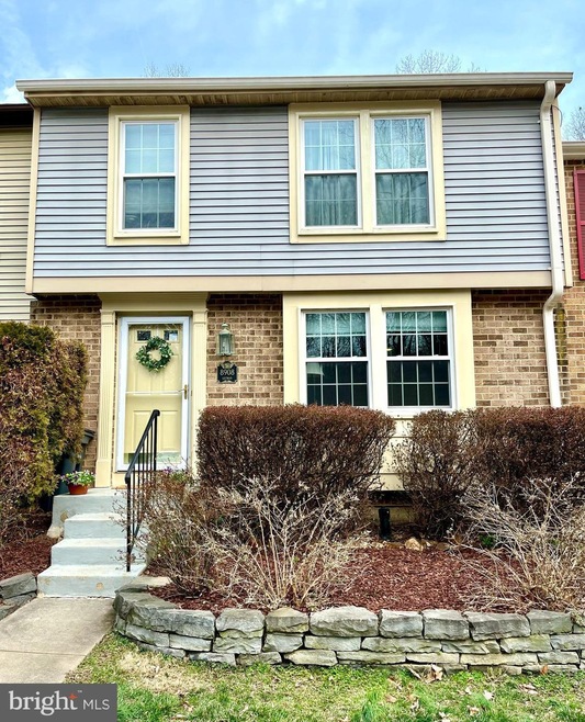 8908 Gutman Ct, Springfield, VA 22153 - photo 1