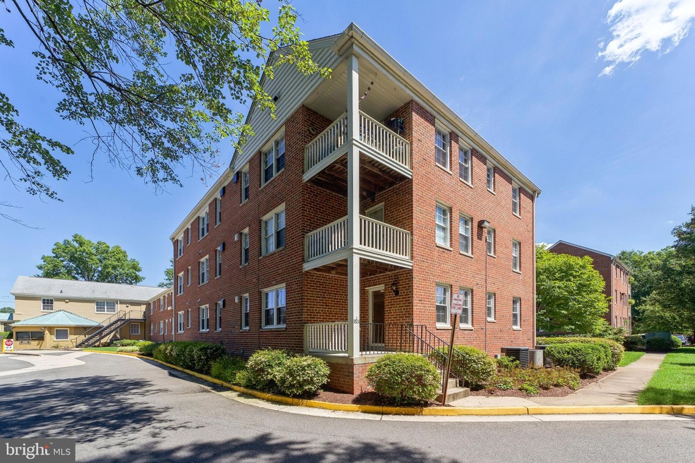 1801 Belle View Blvd unit A1, Alexandria, VA 22307 - photo 1