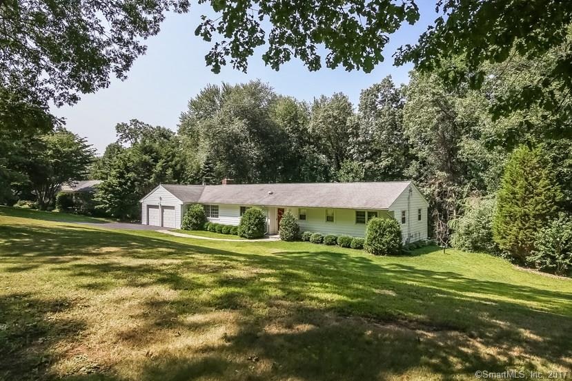 81 Skyview Dr, Trumbull, CT 06611 - photo 1