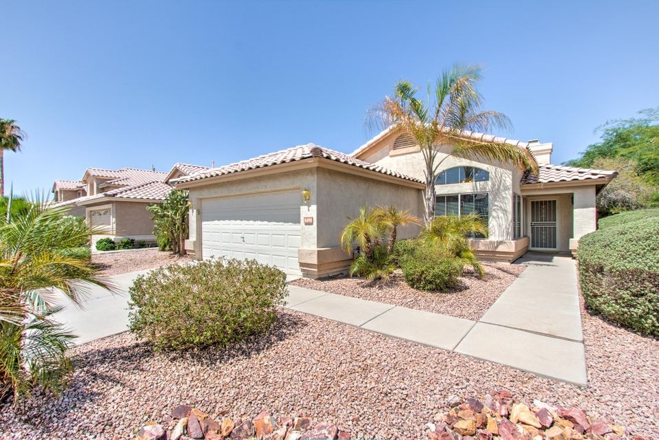 8498 S Stephanie Ln, Tempe, AZ 85284 - photo 1