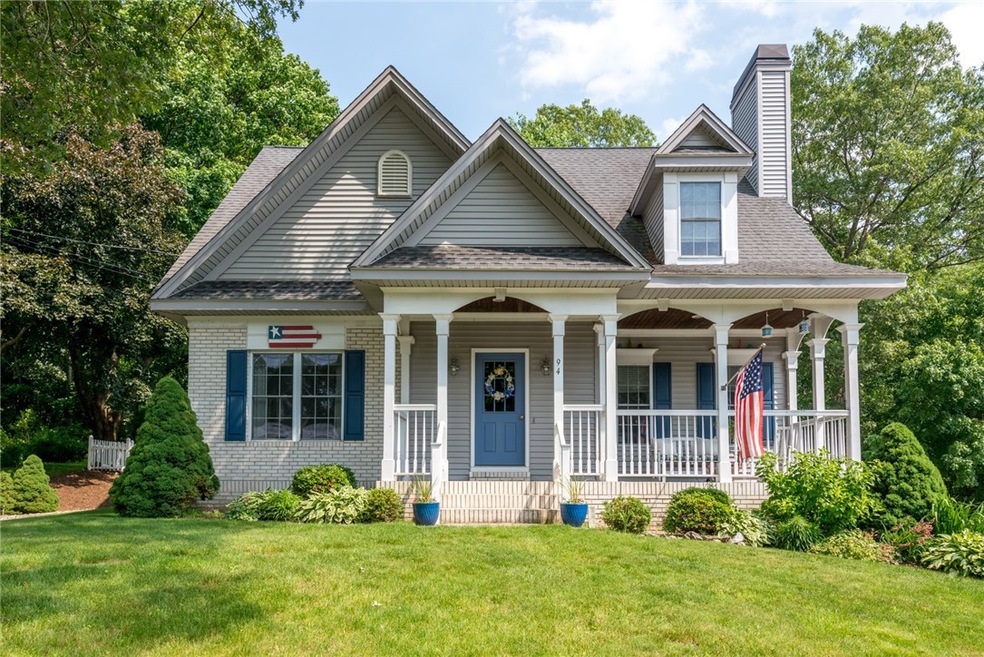 94 Roosevelt Rd, Cumberland, RI 02864 - photo 1