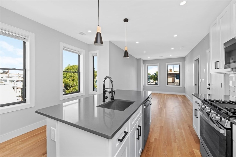 18 Pearl St unit 3, Boston, MA 02129 - photo 1