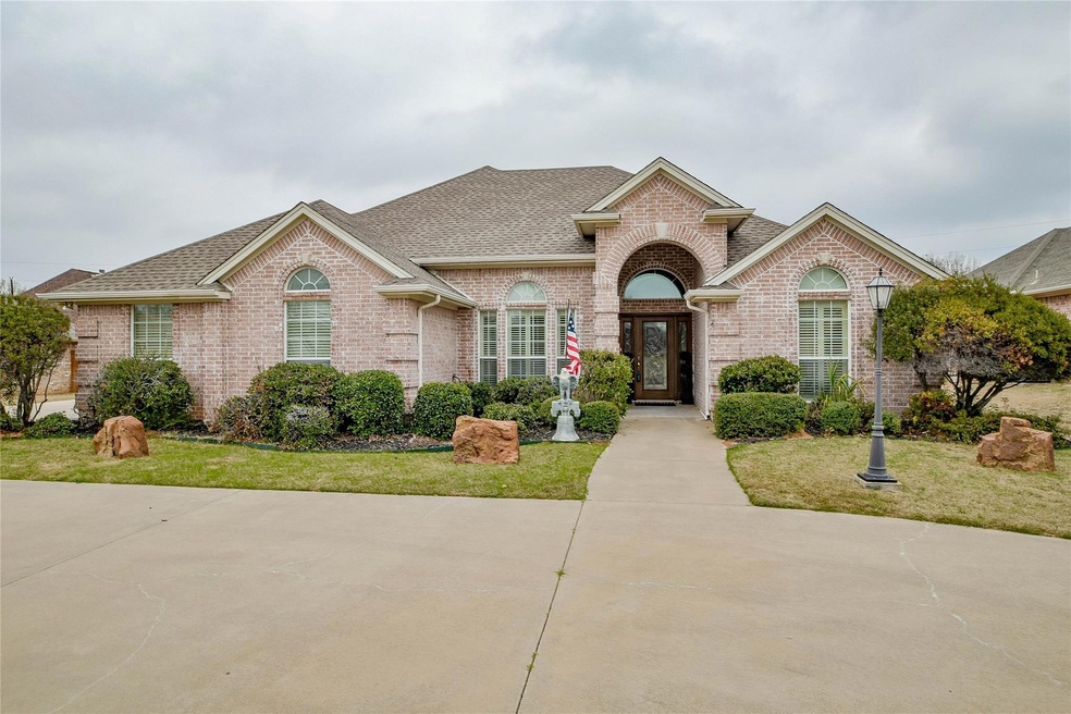 5310 Mission Cir, Granbury, TX 76049 - photo 1