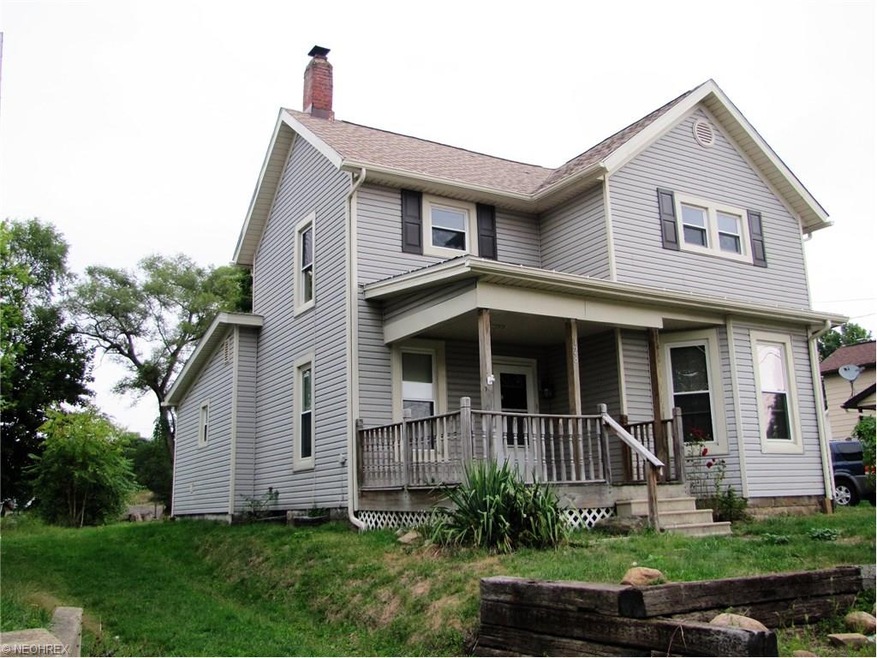 128 Pine Street - new windows, roof, siding!