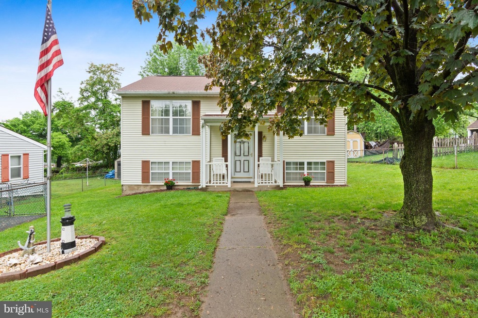 22 Lavern Ave, Halethorpe, MD 21227 - photo 1