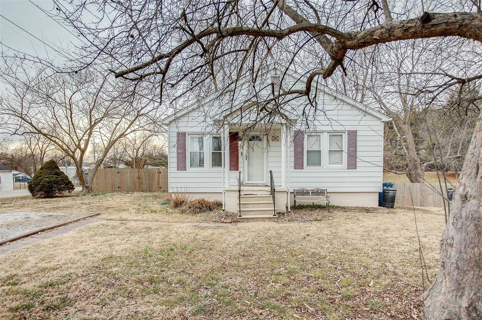 Welcome home to 1301 Clifton St. Collinsville