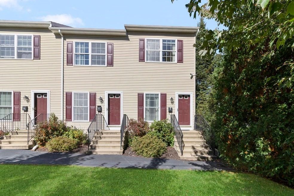 243 Lowden St unit 5, Pawtucket, RI 02860 - photo 1