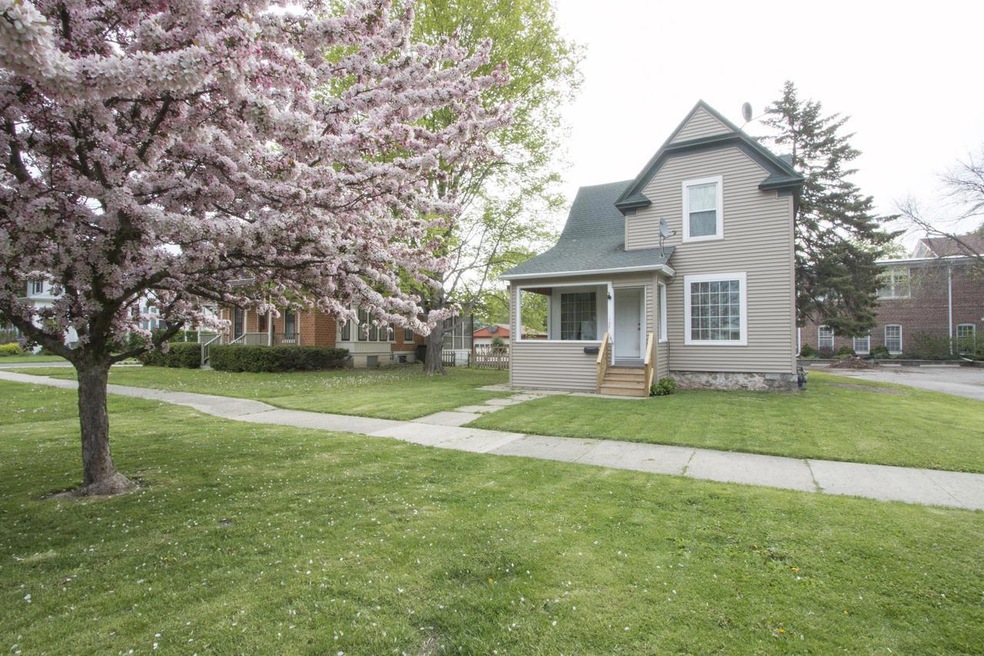 127 S.Main St Delavan