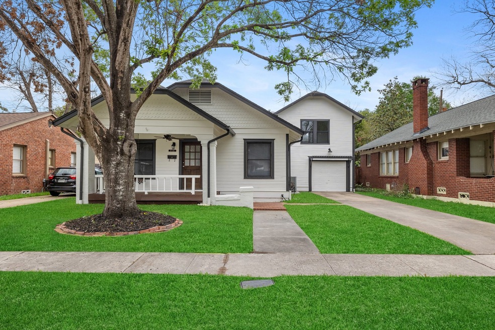 915 Pizer St, Houston, TX 77009 - photo 1