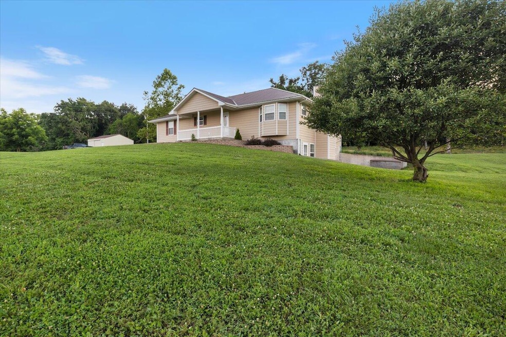 02-127 Skyview Dr - 2