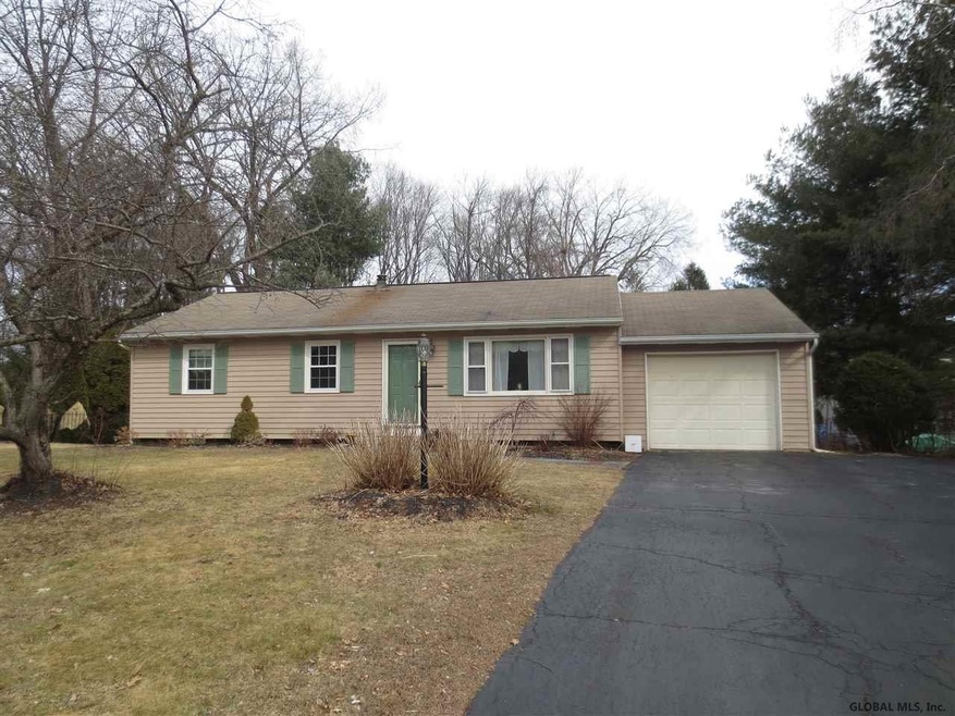 11 Valley View Dr, Glenmont, NY 12077 - photo 1