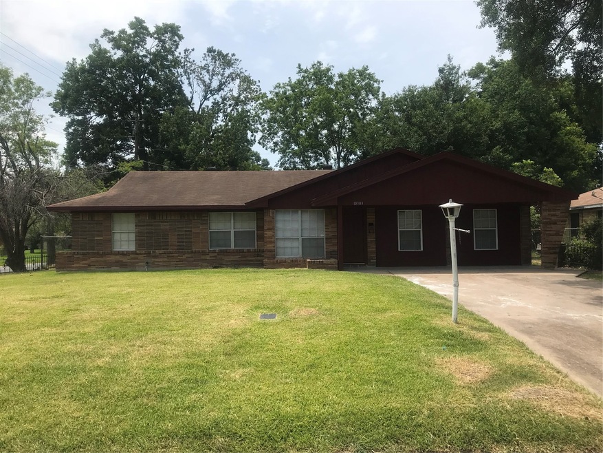 10303 Bretton Dr, Houston, TX 77016 - photo 1