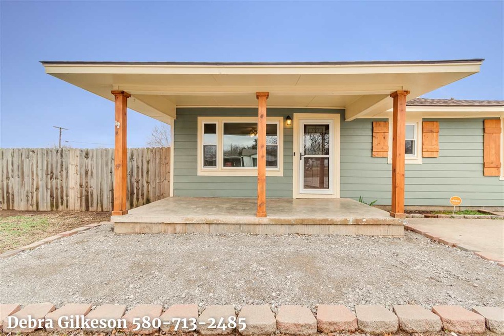 108 W F Ave, Cache, OK 73527 - photo 1