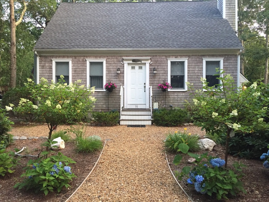 76 Leonard Cir, Vineyard Haven, MA 02568 - photo 1