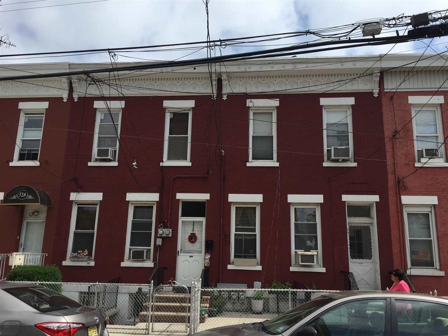 524 23rd St, Union City, NJ 07087 - photo 1