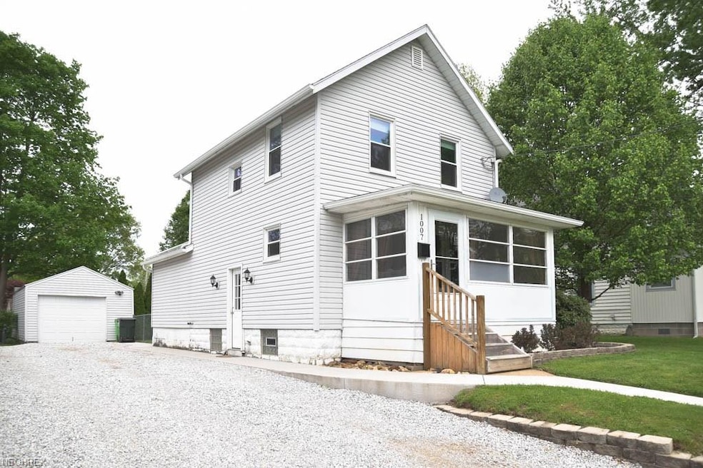 Beautifully updated 2 bedroom colonial with a full