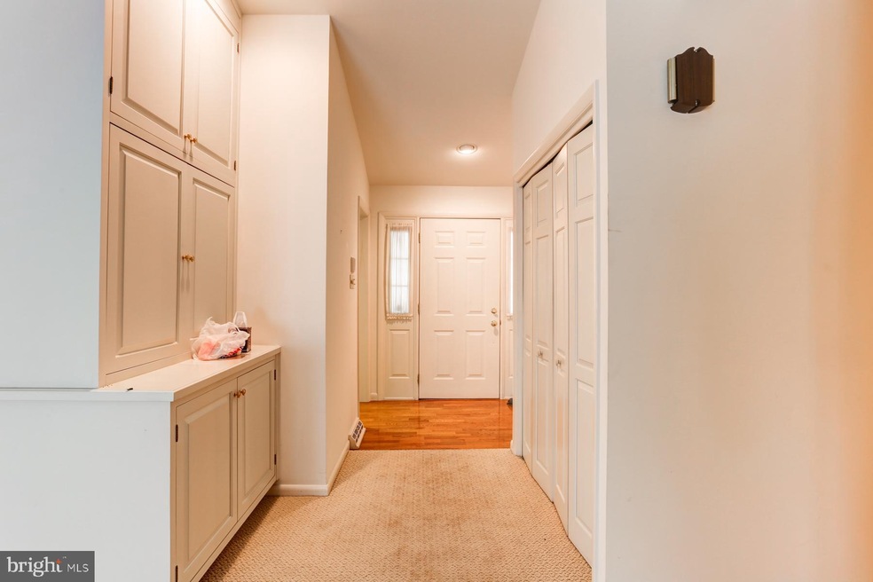 4 W Lawn Cir, Lemoyne, PA 17043 - photo 1