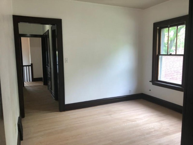 306 Oak Crest St, Waukegan, IL 60085 - photo 1