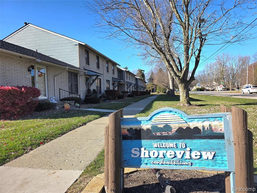 48570 Sugarbush Rd unit 56, Chesterfield, MI 48047 - photo 1