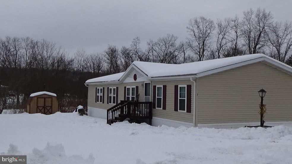 7 Meadowview Dr, New Bloomfield, PA 17068 - photo 1