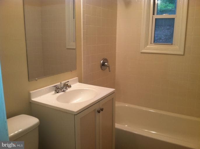 16000 Carroll Ave, Woodbridge, VA 22191 - photo 1