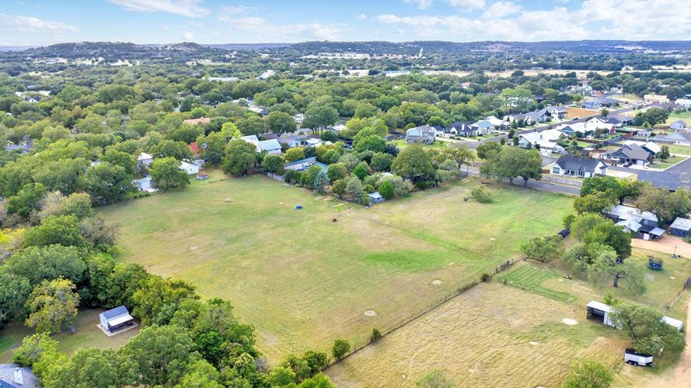 501 N Cherry St, Fredericksburg, TX 78624 - photo 1